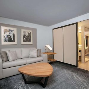 Deluxe King Suite Roll Shower Mobility Access